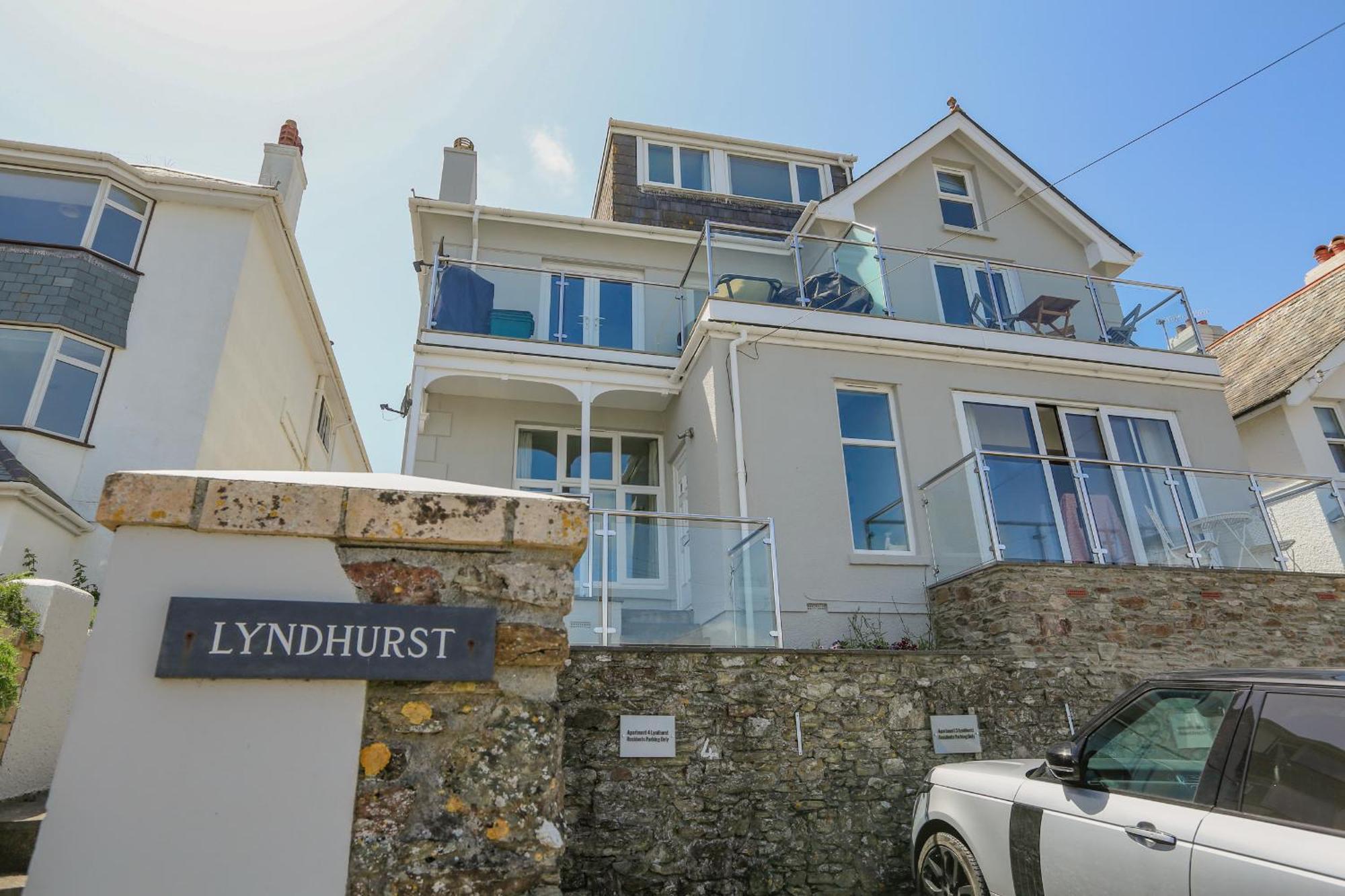 4 Lyndhurst ソルカム エクステリア 写真